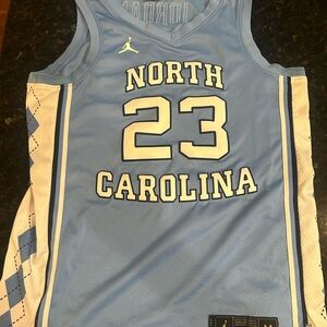 North Carolina Tar Heels Basketball Jersey size medium